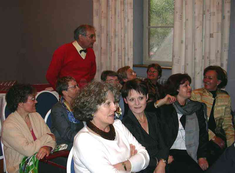 20_Photo 046 (Sommier).jpg - ... quand le calme sera revenu en fond de salle.